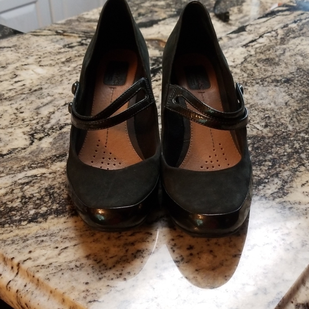 Ckarks heels